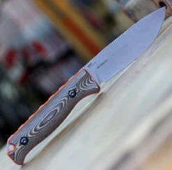 Benchmade Saddle Mountain Skinner - Richlite/Org G10 (4.20" CPM-S90V) 15002-1 -Benchmade Shop 15002 1.1 59682.1594840575